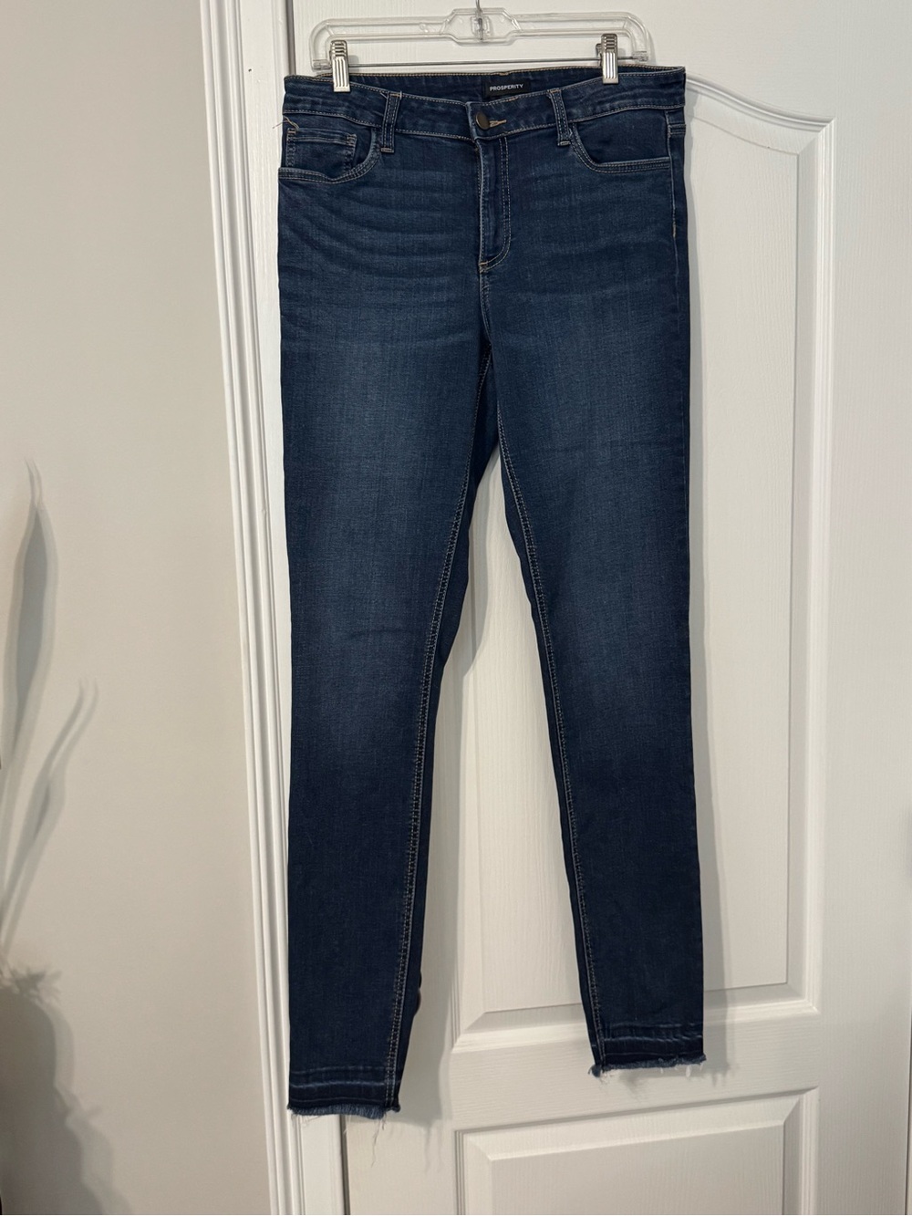 Dark Wash Skinny Women’s Jeans